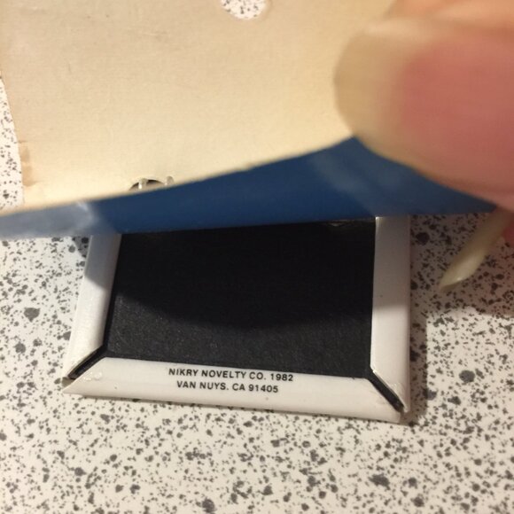 Nikry Novelty Co - buttons - Picture 4 of 4